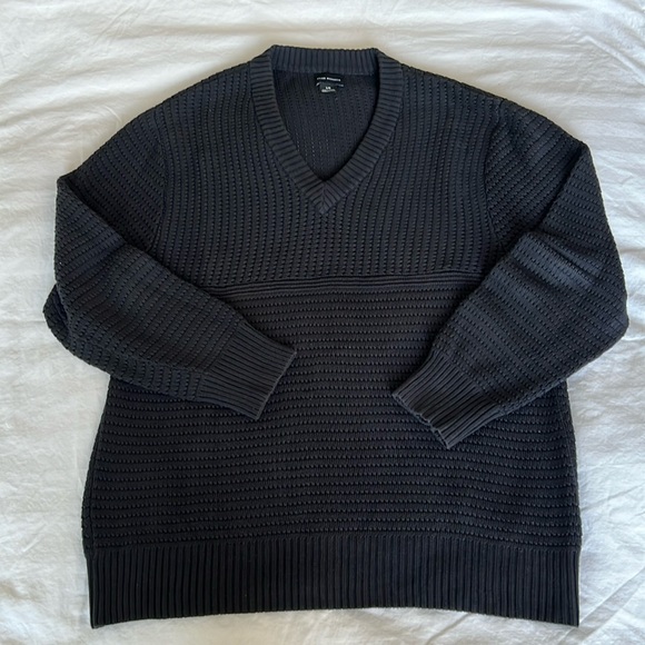 Club Monaco Textured Knit V Neck Sweater - Picture 1 of 3